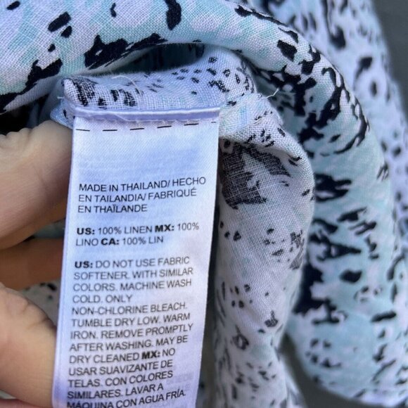 Chico's Size 2 I US Size 12 Blue White Animal Camo Print 100% Linen Shirt Top - Picture 4 of 5